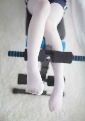 舌头伸进去的我好爽男男